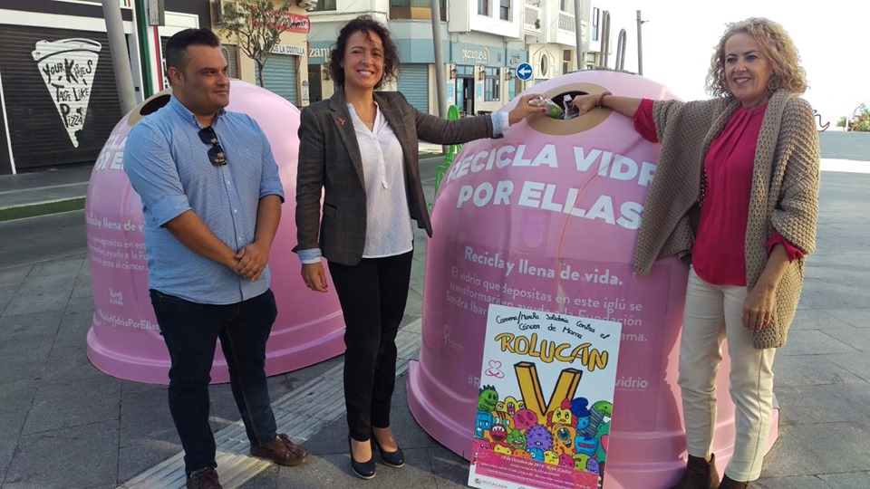 Rota se une a la campaña 'Recicla por ellas' con dos contenedores rosas situados en la plaza de Jesús Nazareno