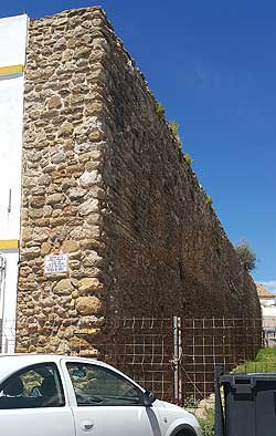 Muralla anexa a la desaparecida Puerta de Jerez, Rota