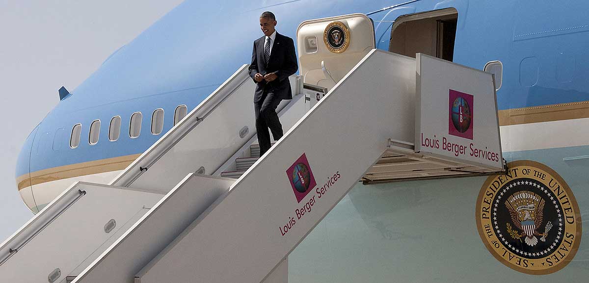 Visita del Presidente Obama a la Base AeroNaval de Rota (c) [12] Navy.mil